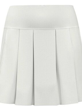 ORIGINAL PENGUIN GOLF
NWT Women's Pleated 17 Inch Skort